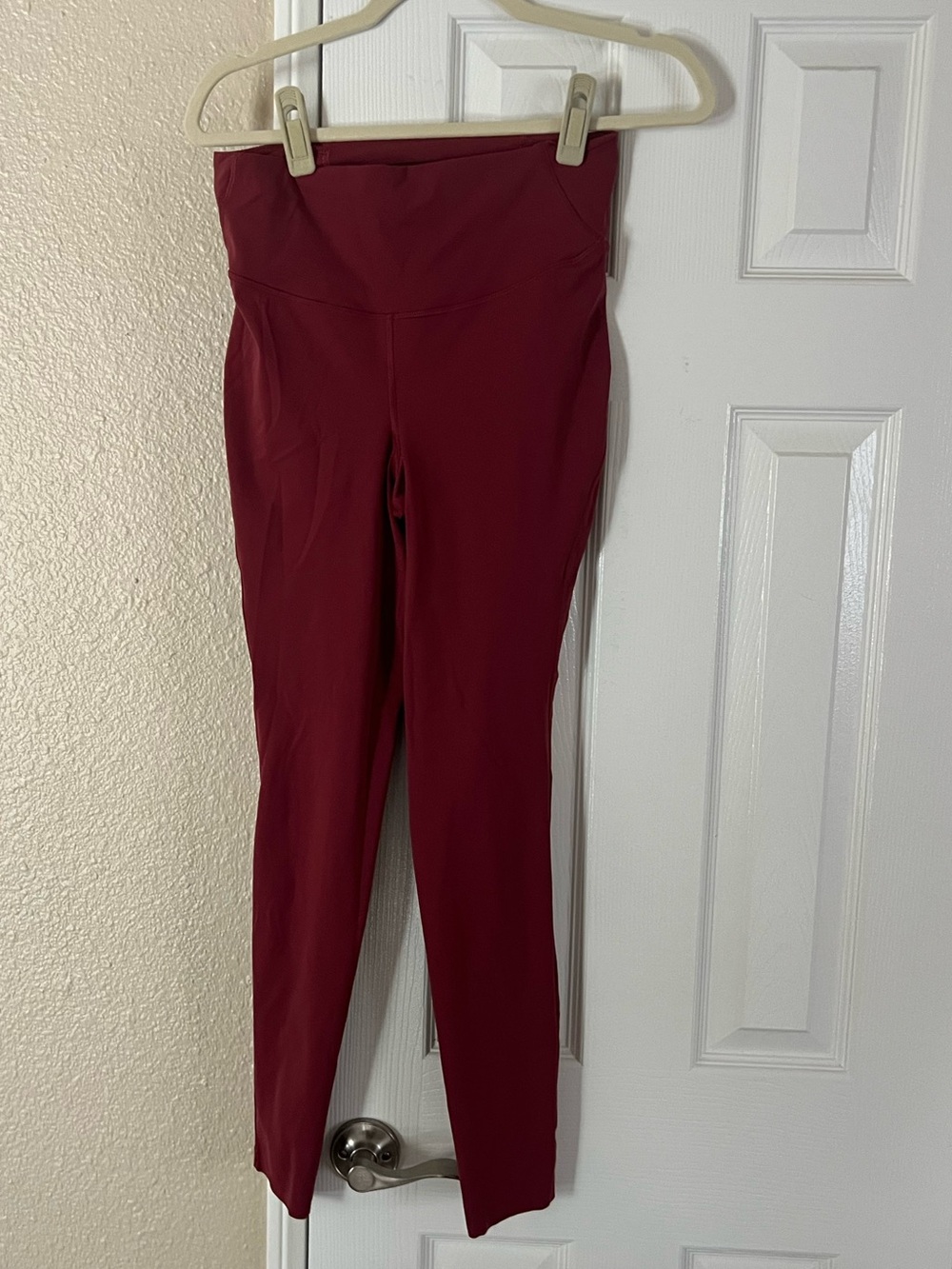 Lululemon Women’s High-Waist Maroon Active Leggings